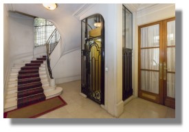 Entry hall to the Champ de Mars apartment - Paris, France