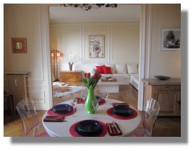 Dining room to living room ofLa Vue de l'Eiffel - Paris, France