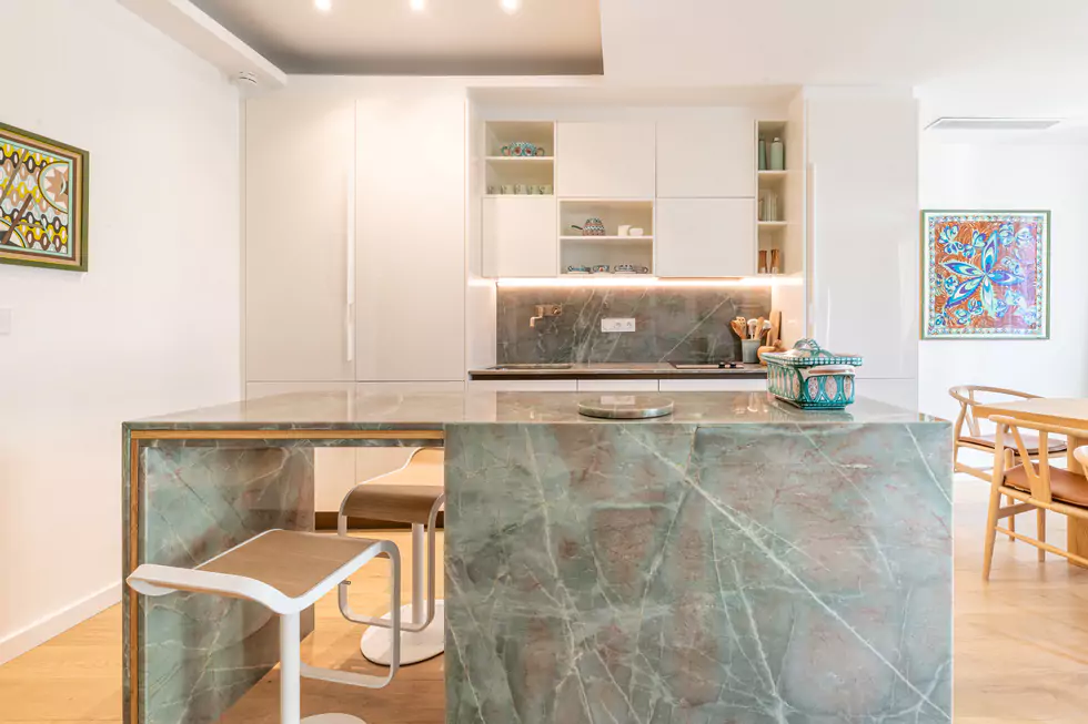 2 rue Maréchal Joffre Nice large designer kitchen