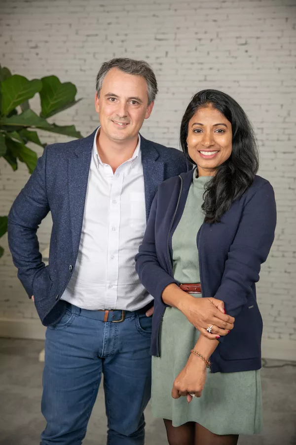 Thomas & Jeevanthy Nivert of Societe2Courtage mortgage and financing experts